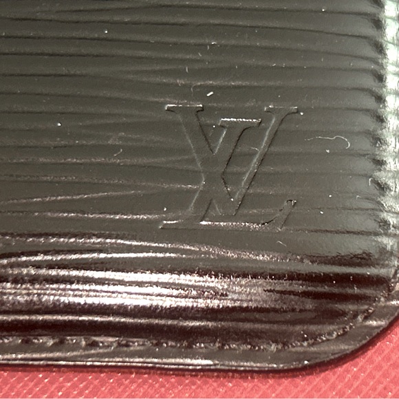 Rare LOUIS VUITTON Epi Coin Keycase purse EUC - Picture 3 of 9